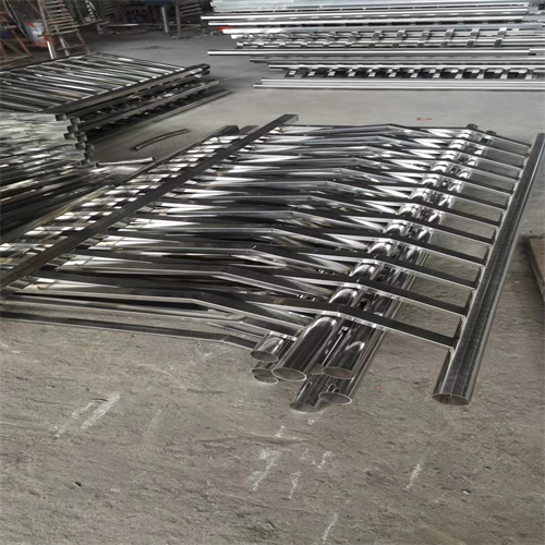 镇江找生产不锈钢复合管护栏好处		内衬不锈钢复合管		304不锈钢护栏价格	的公司