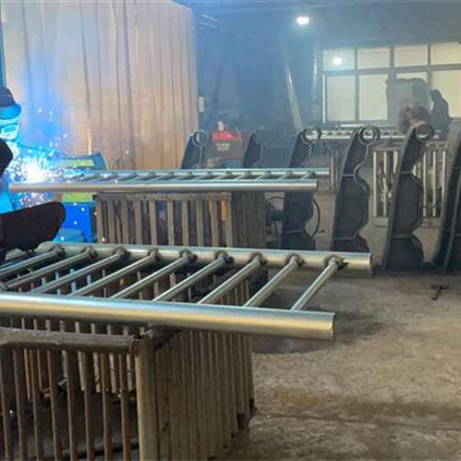 护栏201不锈钢复合管服务周到